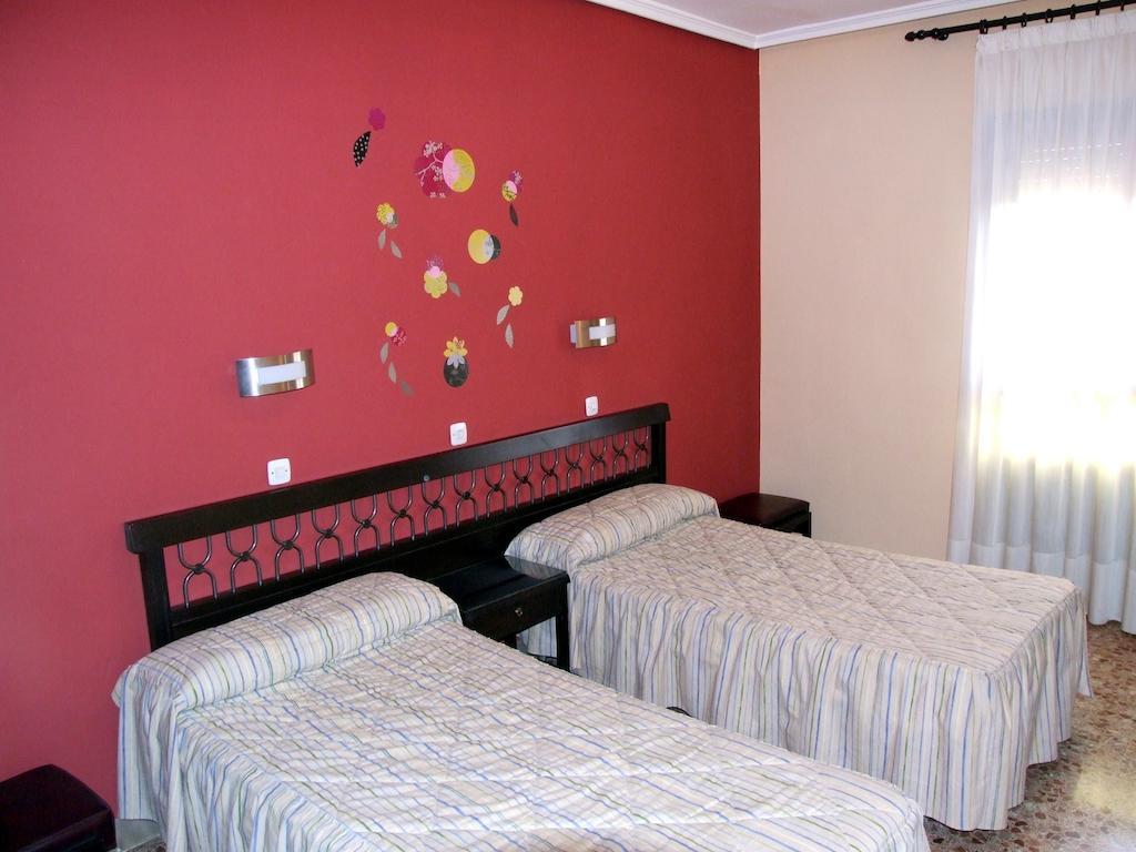 Hostal El Botero Monreal del Campo Rom bilde